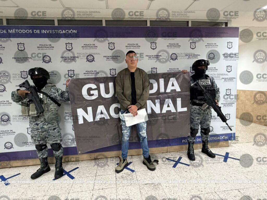 Juan de Jesús “N”, alias “La Wiwa”, junto a elementos de la Guardia Nacional tras su detención en San Luis Potosí.